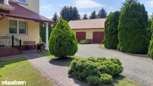 Dom, 200 m², Trójczyce