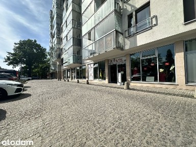 Osiedle Sztuk Pięknych lokal z witryną