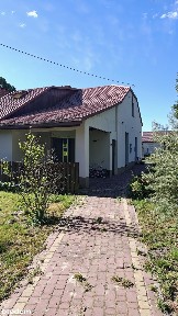 Wolnostojący dom z piwnicą i garażem na wsi