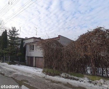 2 budynki mieszkalne, piwnica, podwójny garaż z kanałem. Skierniewice
