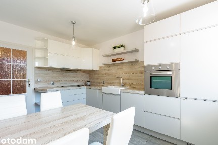 60m2/ 2 pokoje/ duży balkon/ ul. Zwycięska/ Wyposażone