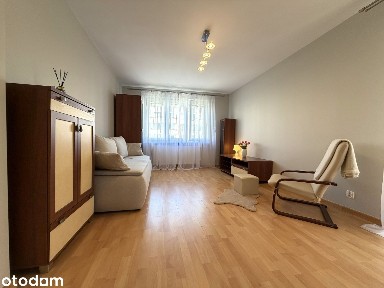 Narożne, 2 pokoje z oddzielną kuchnią 50 m² | balkon | tramwaj 3min |