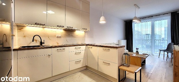 2 pok 40m2,balkon-C.H.ŁOPUSZAŃSKA-box,rowerownia,garaż