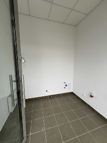 Lokal idealny ! Witryny, duży ruch pieszych