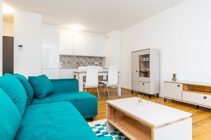 Wynajmę Piękne Mieszkanie 43m2, 2 Pokoje, Balkon, Wysoki Standard / Krzyki