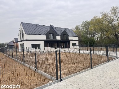 DOM JEDNORODZINNY W ZABUDOWIE BLIŻNIACZEJ