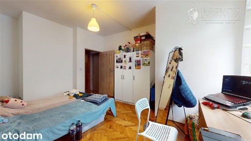 9 pokoi, 2 łazienki, całe piętro, Park Centrum AWF