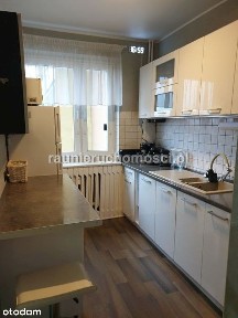 Doże mieszkanie, kuchnia oddzielna, łazienka i WC osobno, loggia