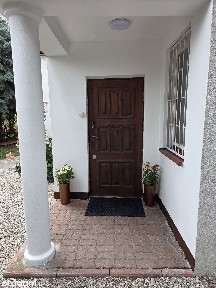 Lokal usługowy na parterze z parkingiem