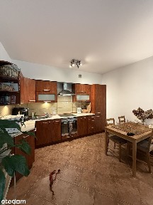 Przestronne mieszkanie 2-pokojowe,duża łazienka,balkon,miejsce w hali