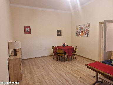 M3 do zamieszkania, w kamienicy, ścisłe centrum, ul. Piłsudskiego.