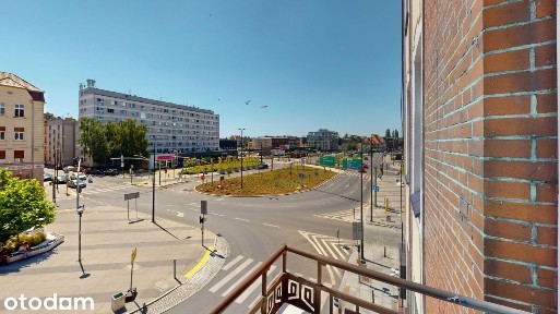 Pl. Piastów z balkonem, po generalnym remoncie.