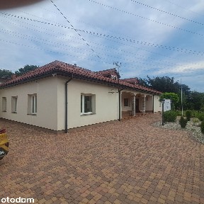 Dom wolnostojący w Rembertowie z garażem