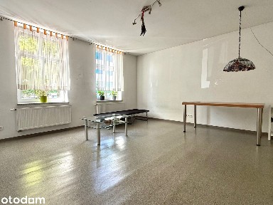 Duże mieszkanie na parterze w centrum z piwnicą i pom. gospodarczym