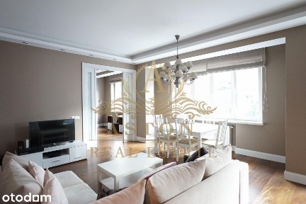 Piękny apartament w kamienicy w otoczeniu Parków