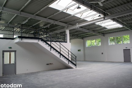 Hala magazynowa z cz. handlowo-biurową, pow. 457 m2