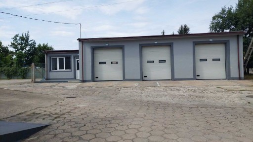 Pomieszczenia magazynowo-garażowe 130 m2