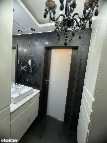 Apartament przy parku Jasnogórskim z miejscem w hali garażowej.