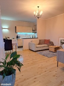 Przytulne dwa pokoje, metro Imielin, balkon