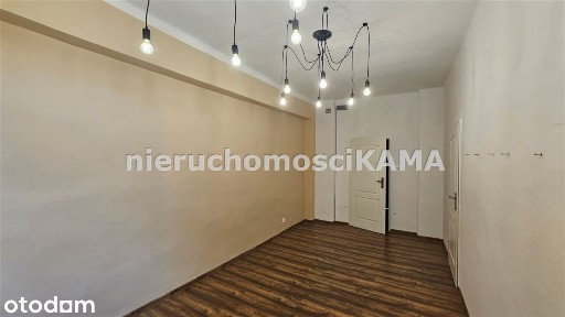 Lokal biurowy 17m2, media w cenie najmu.