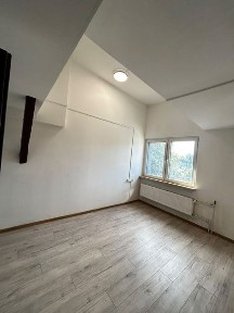 Biuro do wynajęcia 18m3 2 pietro po remoncie