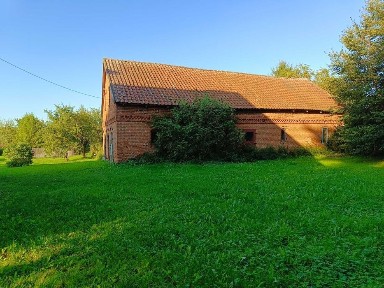 Budynek gospodarczy na działce 1699 m2