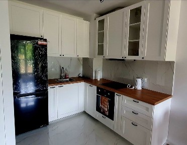 Komfortowe 2-pokojowe mieszkanie z balkonem i widokiem na las, miejsce w hali garażowej
