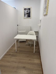 Wynajme stanowisko manicure,stylizacja rzes,paznokci, kosmetyka itd