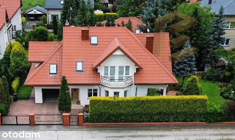 Wyjątkowy dom rodzinny z pięknym ogrodem / 7 pokoi
