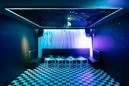 Lokal - impreza, urodziny - 2 poziomy, karaoke, disco i 4500W nagłośnienia !