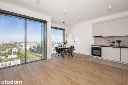 Apartament na 28. piętrze w Towarowa Towers!