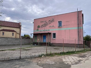 Sala 225m2 lub 100m2/Lokal użytkowy/Sklep