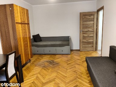 Przytulna kawalerka, w spokojnej okolicy.