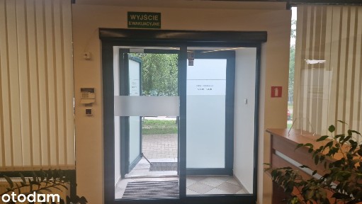 Lokal usługowy na parterze z parkingiem