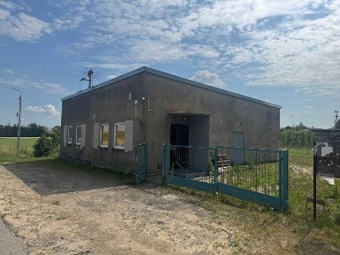 sprzedam budynek z działką na cele gospodarcze lub mieszkalne