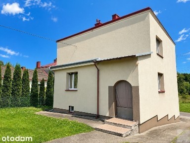Dom Orzechowce, ogród ze stodołą
