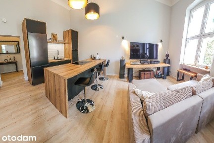 Pałacowe 70 m² z ogrodem i 87 m² piwnicą