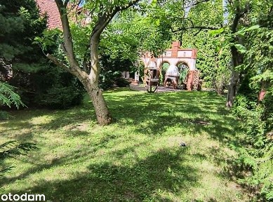 Dom jednorodzinny 280 m² z budynkiem gospodarczym 240 m²