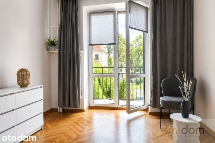 Metro | Kawalerka | balkon | oddzielna kuchnia