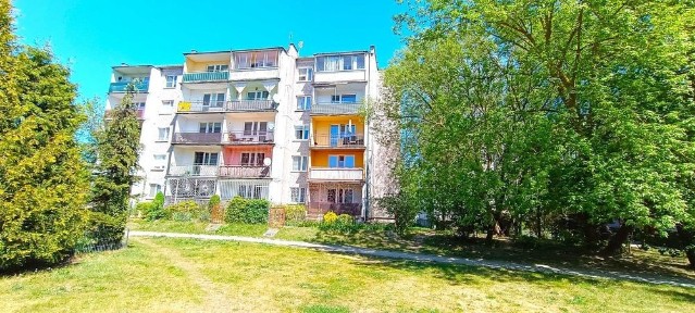 Mieszkanie blok 60m, 3 pokoje balkon piwnica parkingi Wołomin ul Kościelna