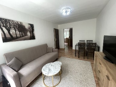 Dziesiąta, trzypokojowe 50m2