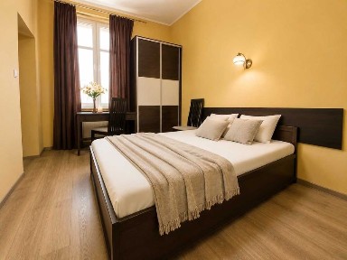 1 pok. 24 m2 na ul. SZEROKIEJ-Kazimierz od zaraz całość opłat 2200 zł.