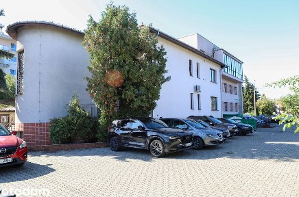 Budynek biurowo usługowy w centrum Piaseczna