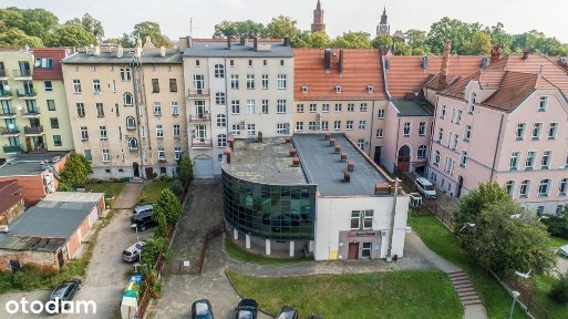 W bardzo dobrej lokalizacji.