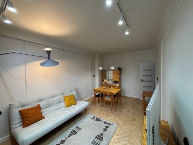 Bezpośrednio Po remoncie 2-pokoje w kamienicy, 52,8 m² Warszawa, ul. Chmielna 73c