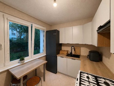 [REZERWACJA] Duża kawalerka 32,42 m² • 1. piętro • Balkon • Komórka • Gotowa do zamieszkania