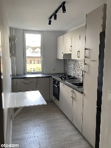 3 pokoje, oddzielna kuchnia - 66 m2.