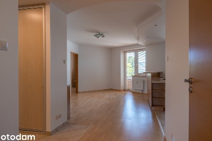 Blisko centrum i Parku, na Wiejskiej, dwustronne, 2 balkony