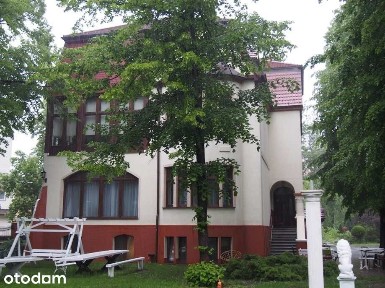 Budynek handlowo-usługowy, gastronomia