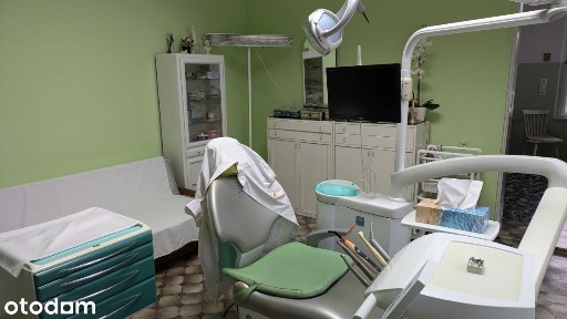 gabinet stomatologiczny z pełnym wyposażeniem